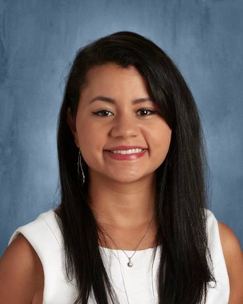 Angela Flores-Lugo Headshot