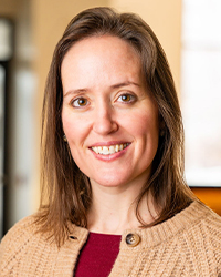 Amy Lynch Headshot