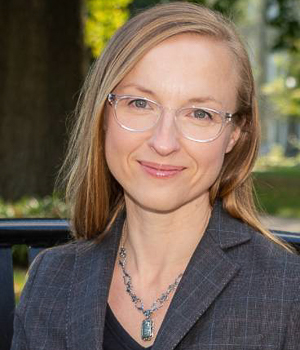 Dr. Ola Kopacz Headshot