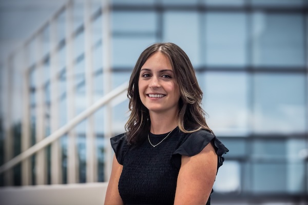 Alumna Alexa Topakas