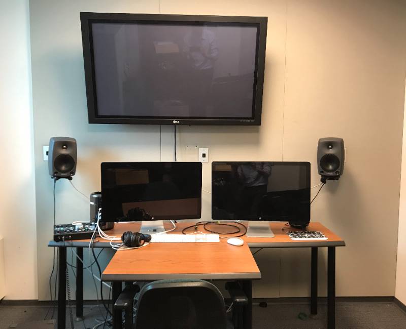 Studio A: an additional station for mixing and general work.